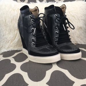 L.A.M.B. BlackGray Summer SnakePrint SneakerWedges
